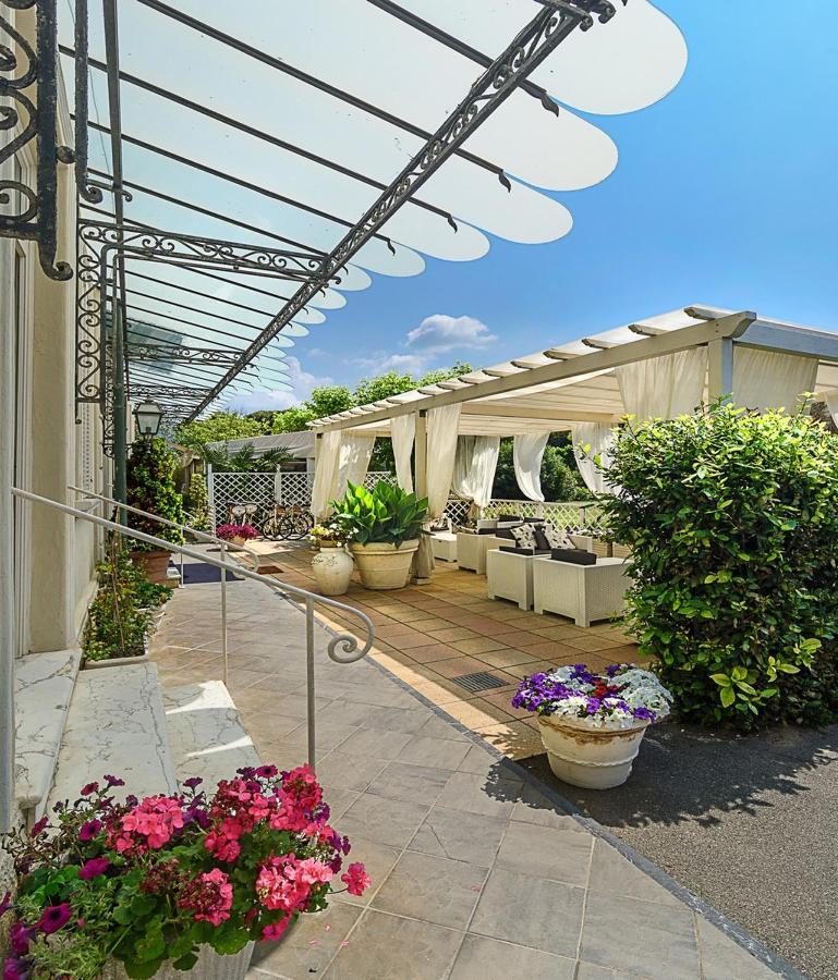 Hotel Coluccini Marina di Pietrasanta Dış mekan fotoğraf