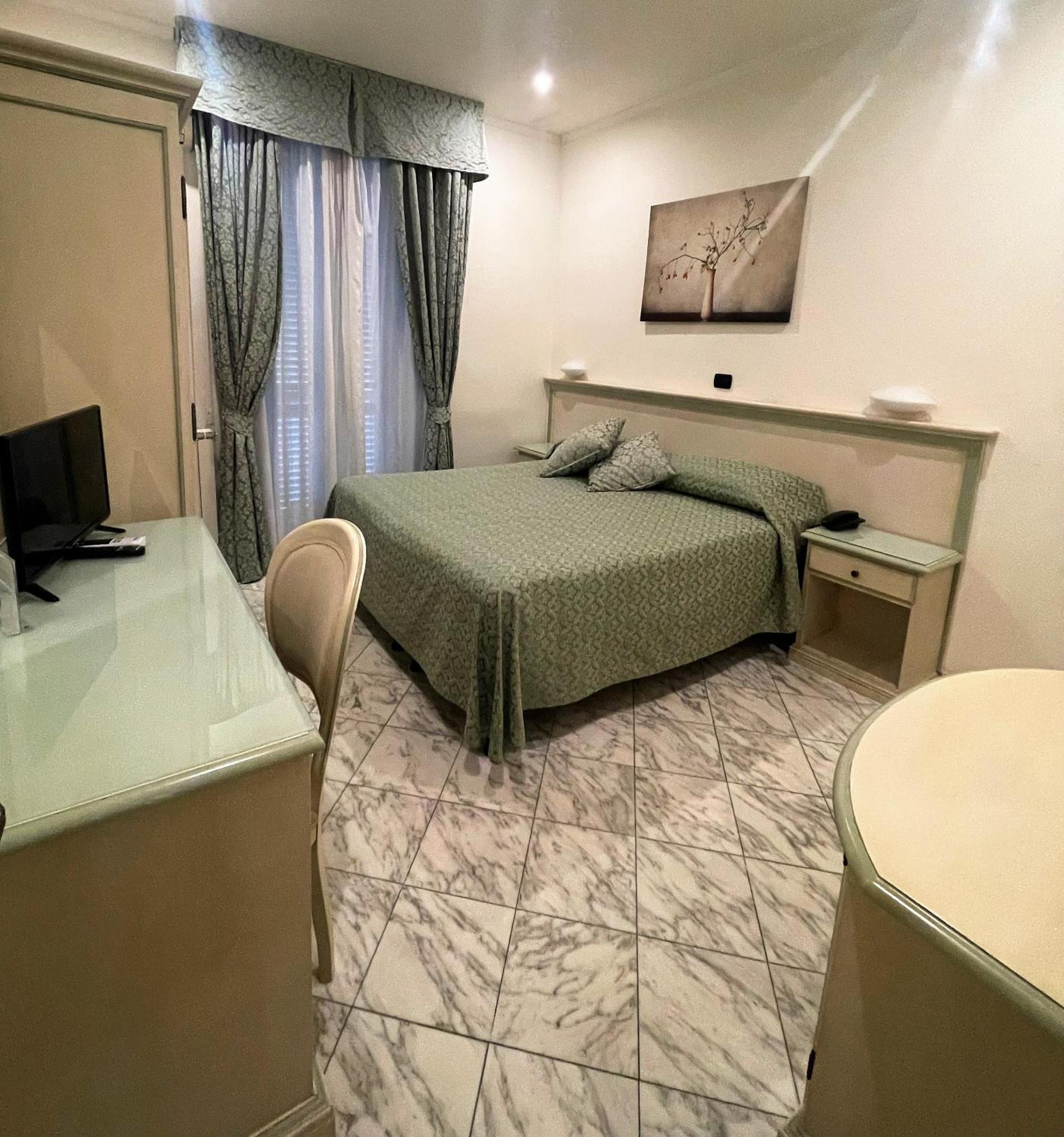 Hotel Coluccini Marina di Pietrasanta Dış mekan fotoğraf