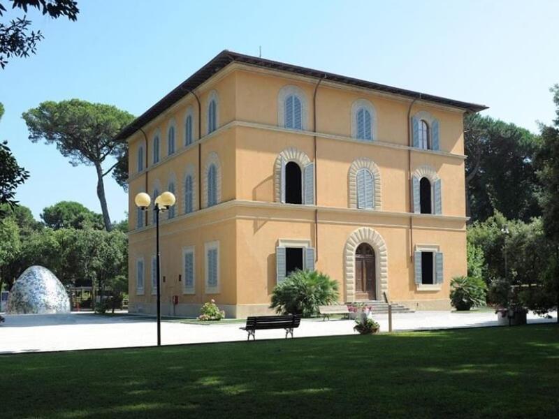 Hotel Coluccini Marina di Pietrasanta Dış mekan fotoğraf