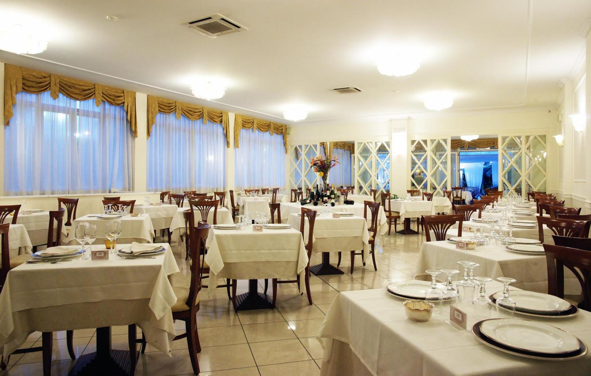 Hotel Coluccini Marina di Pietrasanta Dış mekan fotoğraf