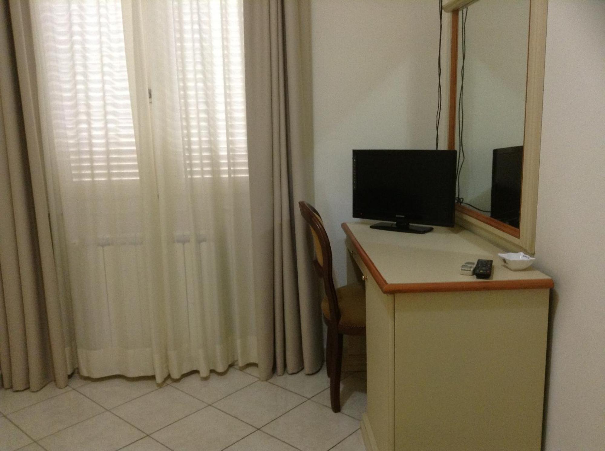 Hotel Coluccini Marina di Pietrasanta Oda fotoğraf